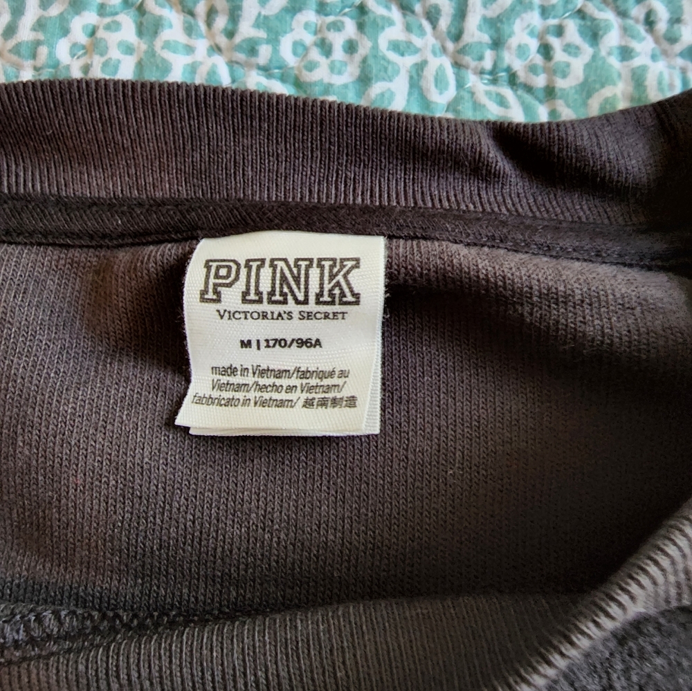 NWOT! VICTORIA'S SECRET Black Fleece Sweatshirt & Pants Set with Red Accents M/S - Picture 3 of 7